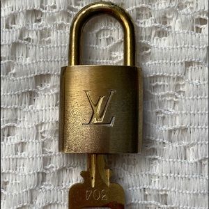 AUTHENTIC LOUIS VUITTON LOCK & KEY